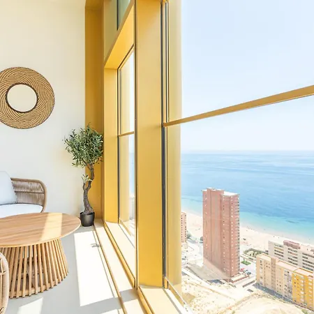 Intempo By Holuxe - 225 - 22nd Floor 아파트 베니돔